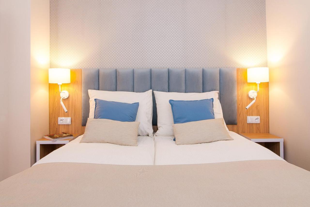 Hotel Awo غنيزنو الغرفة الصورة
