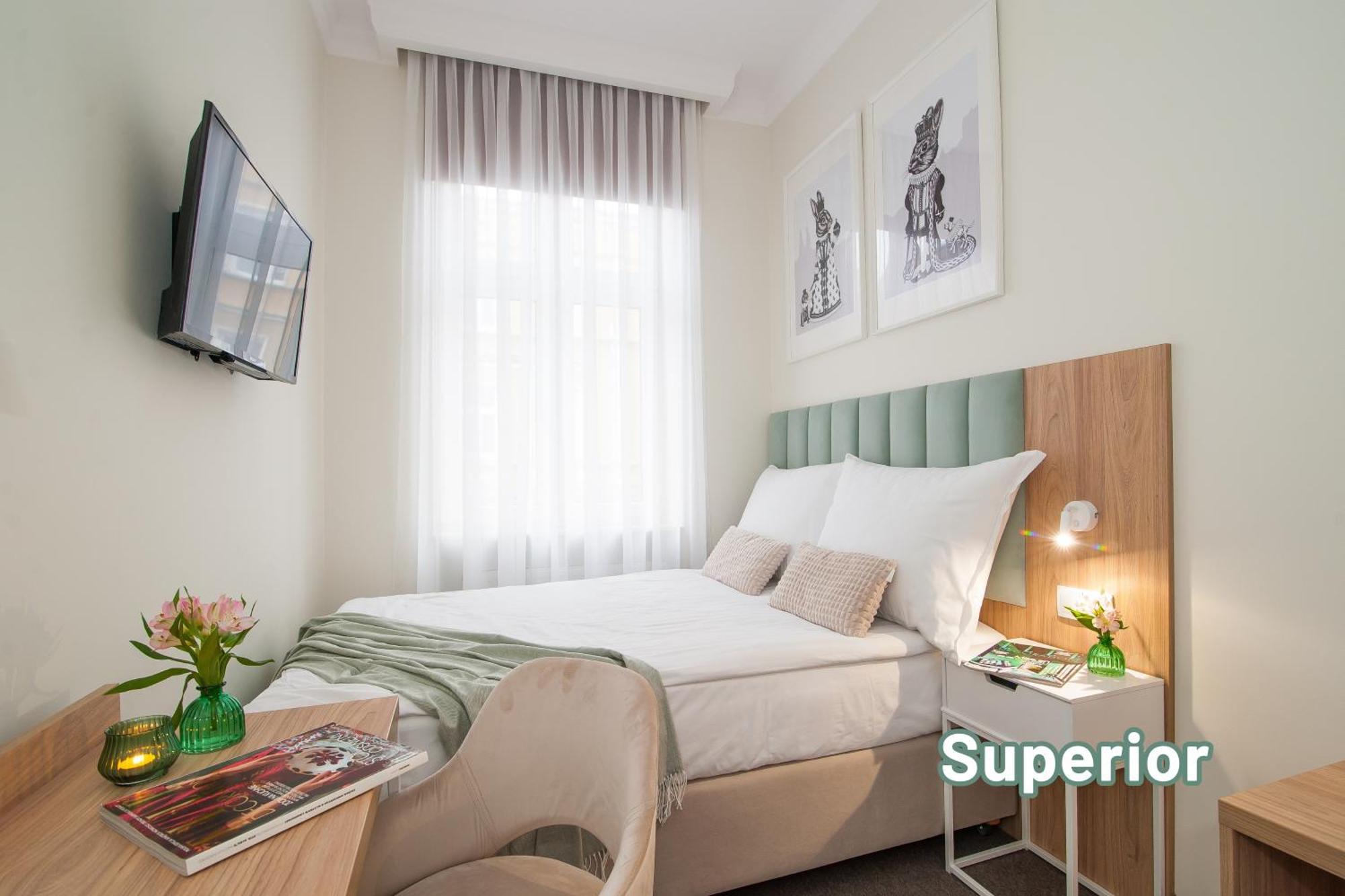 Hotel Awo غنيزنو المظهر الخارجي الصورة