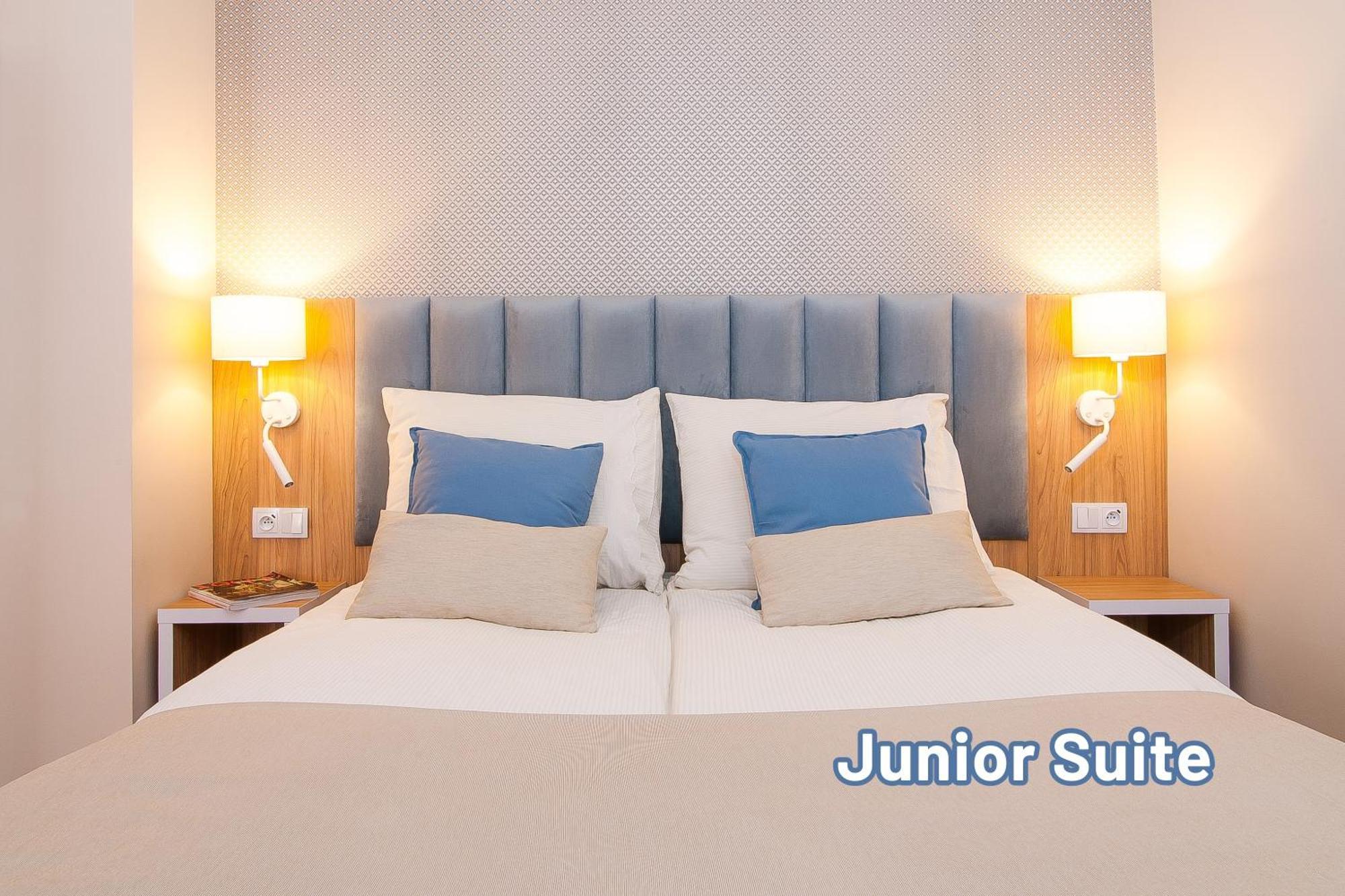 Hotel Awo غنيزنو المظهر الخارجي الصورة