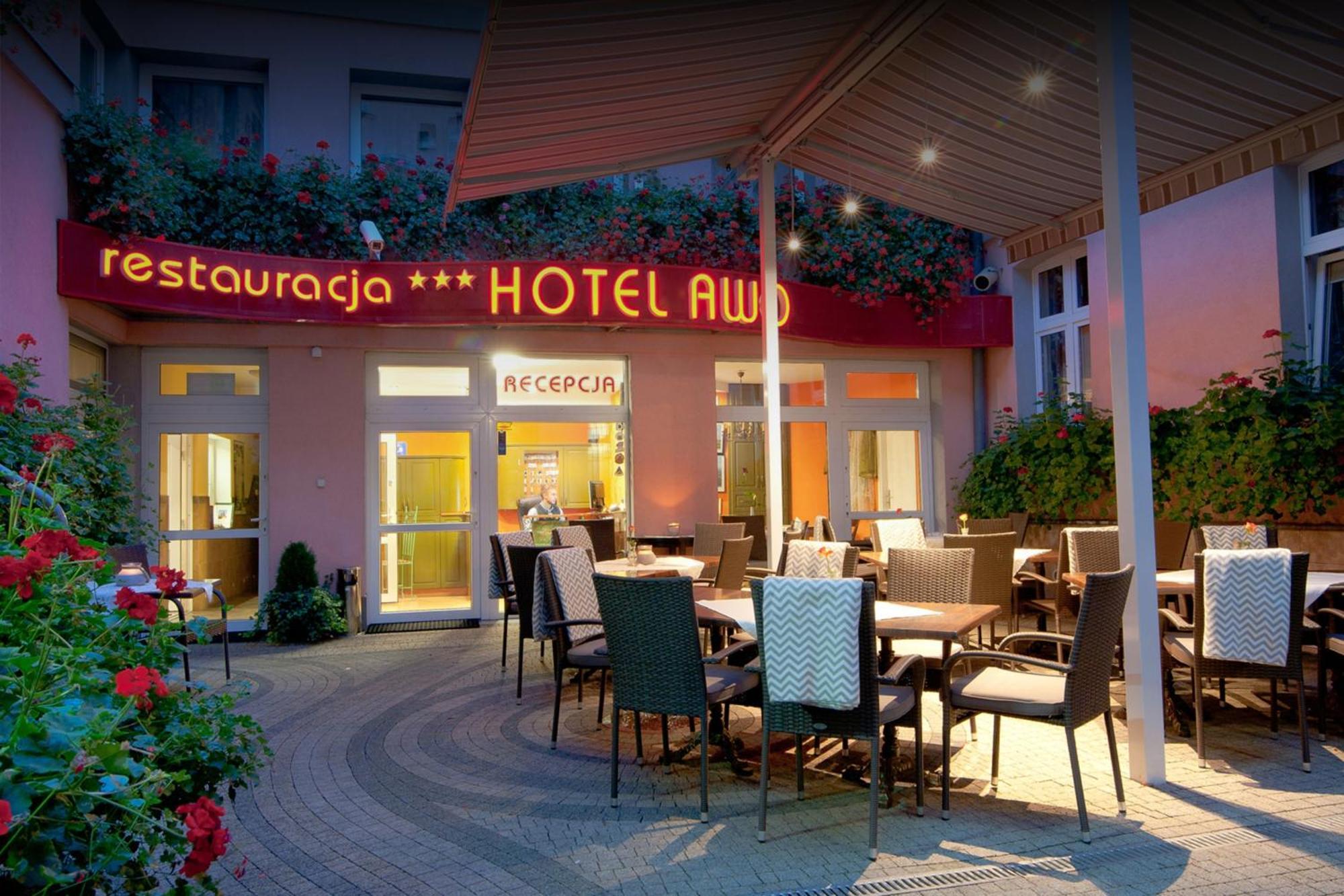 Hotel Awo غنيزنو المظهر الخارجي الصورة