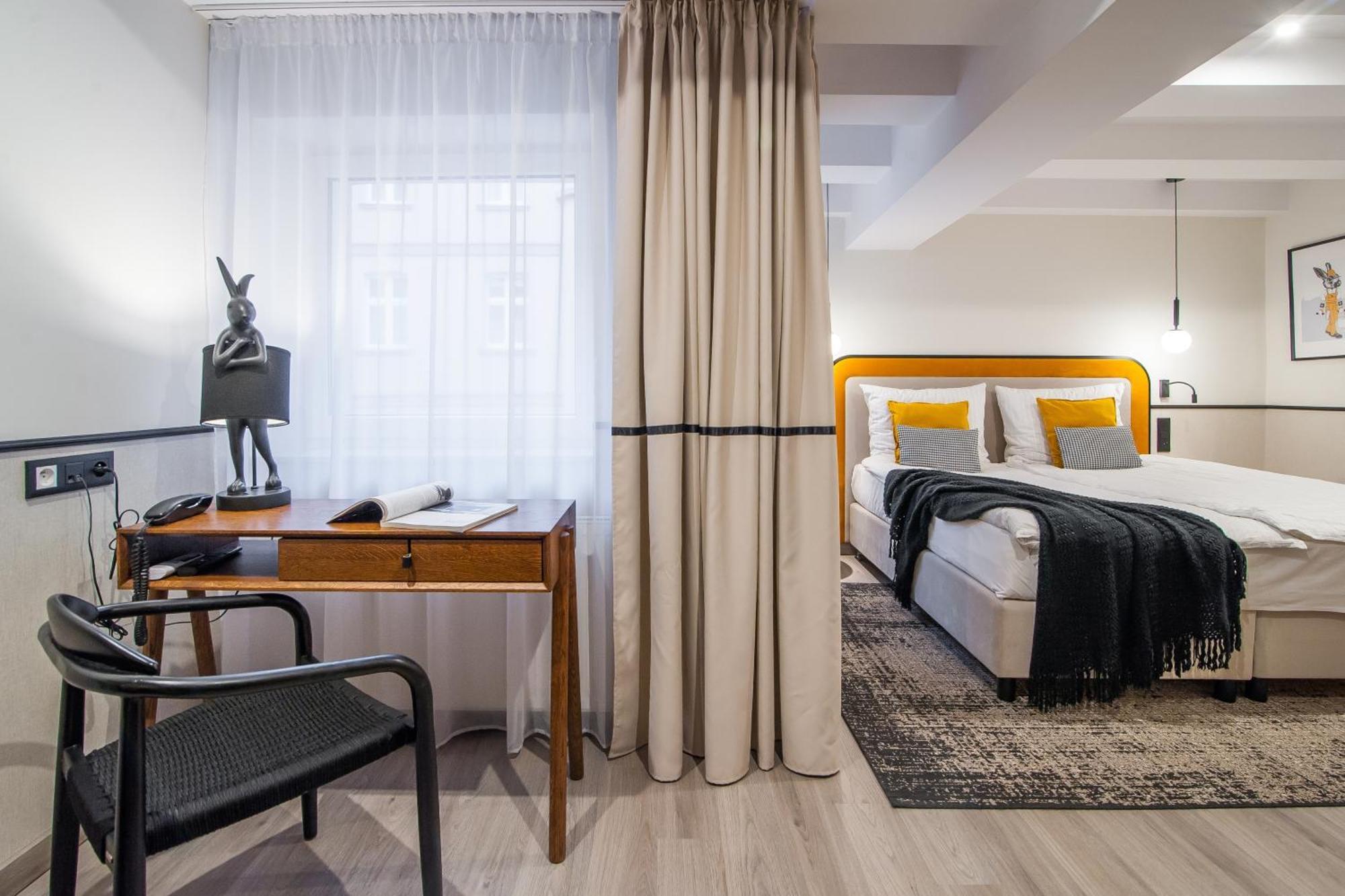 Hotel Awo غنيزنو الغرفة الصورة