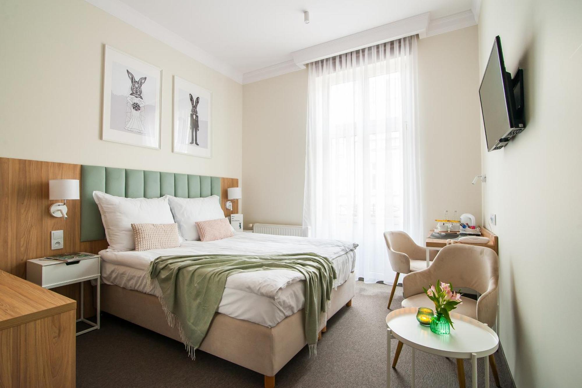 Hotel Awo غنيزنو المظهر الخارجي الصورة